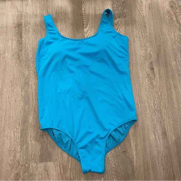 CATALINA Ribbed Blue Swimsuit with Builtin Cups - Size 1X - Picture 9 of 9